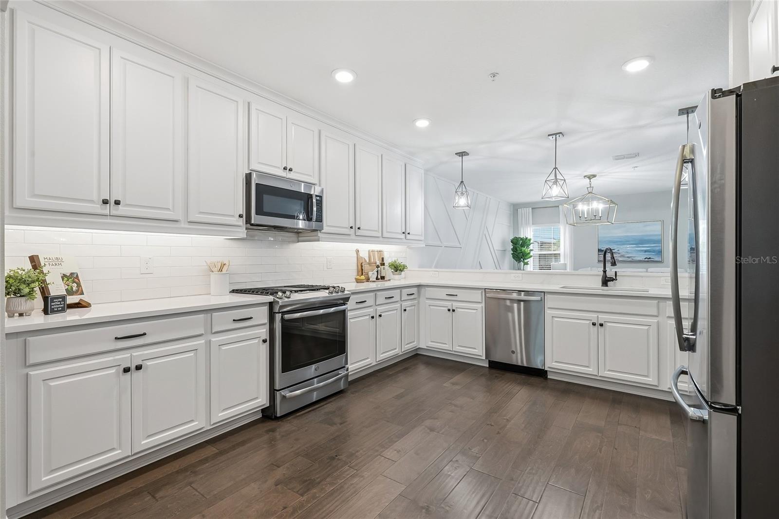WESTSHORE MARINA DISTRICT NORTH TOWNHOMES - Residential