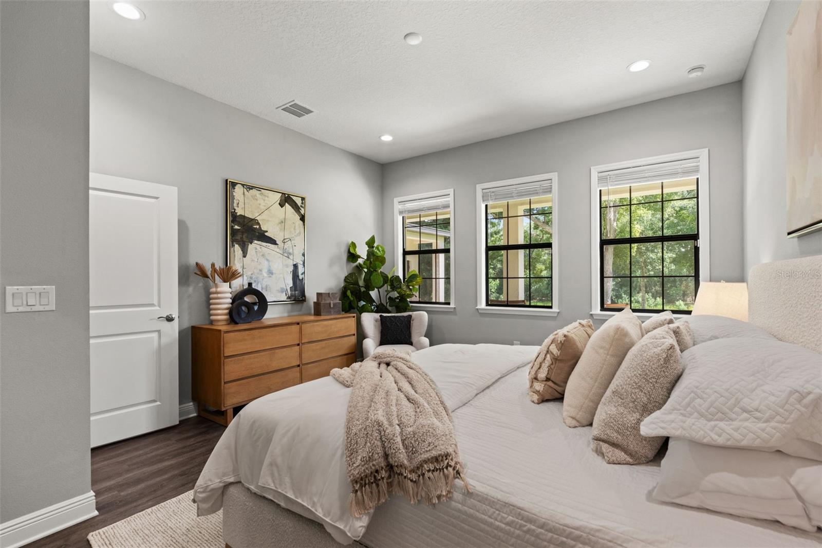 OAKS AT LIVINGSTON - Residential