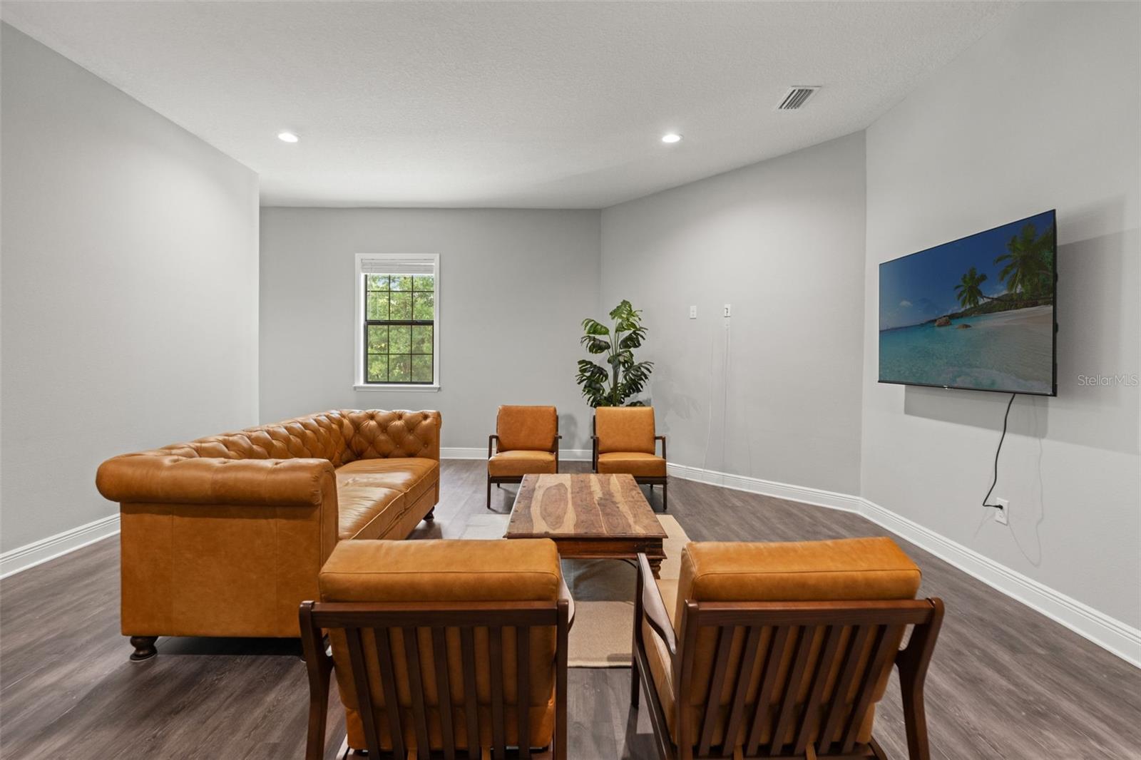 OAKS AT LIVINGSTON - Residential