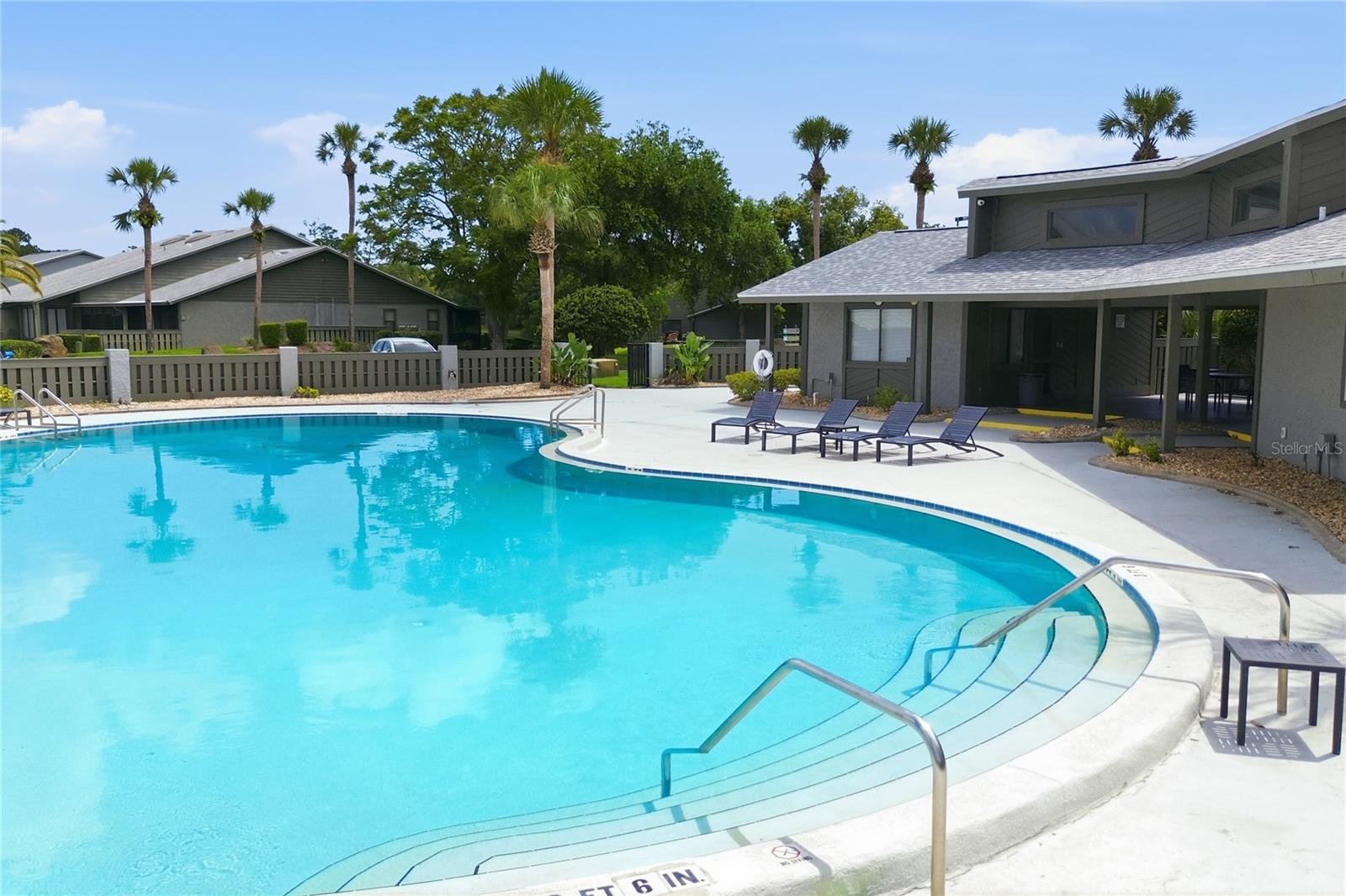 LAKES PINE RUN CONDO PH 01 02 - Residential