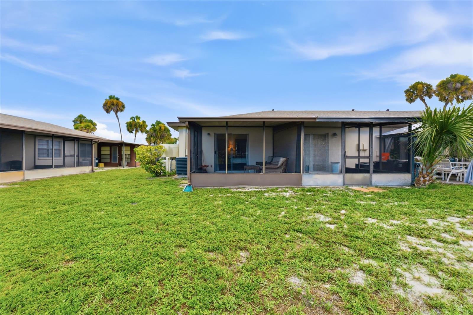 HILL CREST VILLAS - Residential
