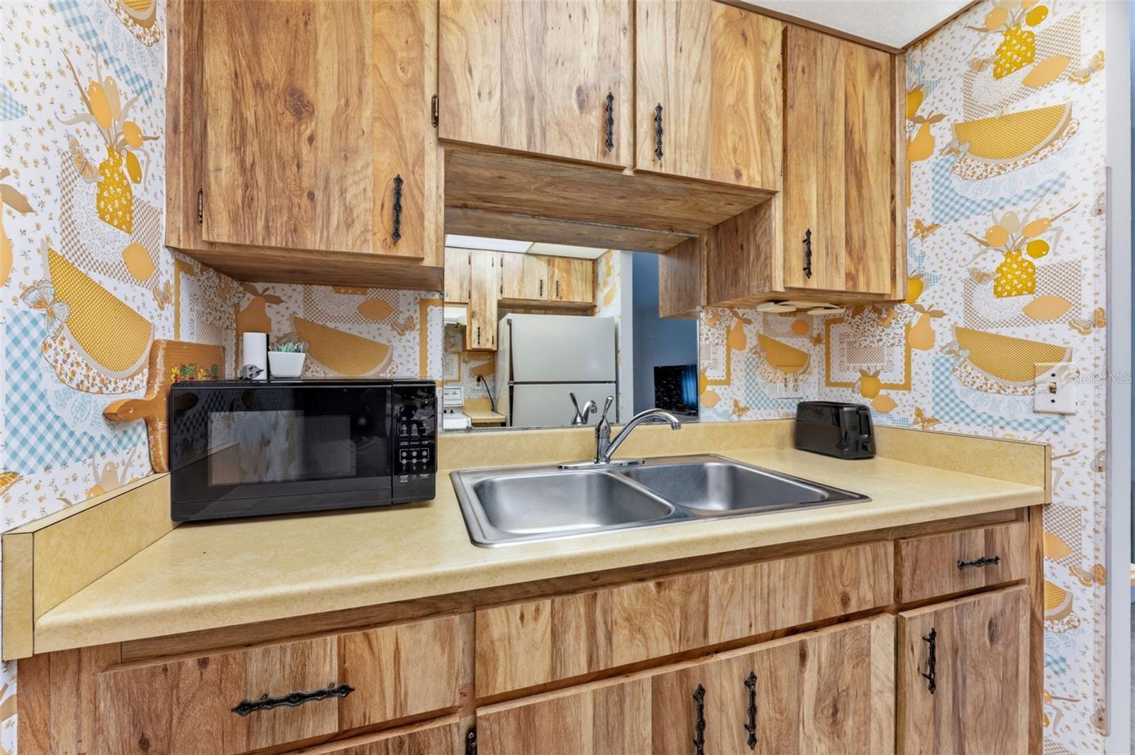 HILL CREST VILLAS - Residential