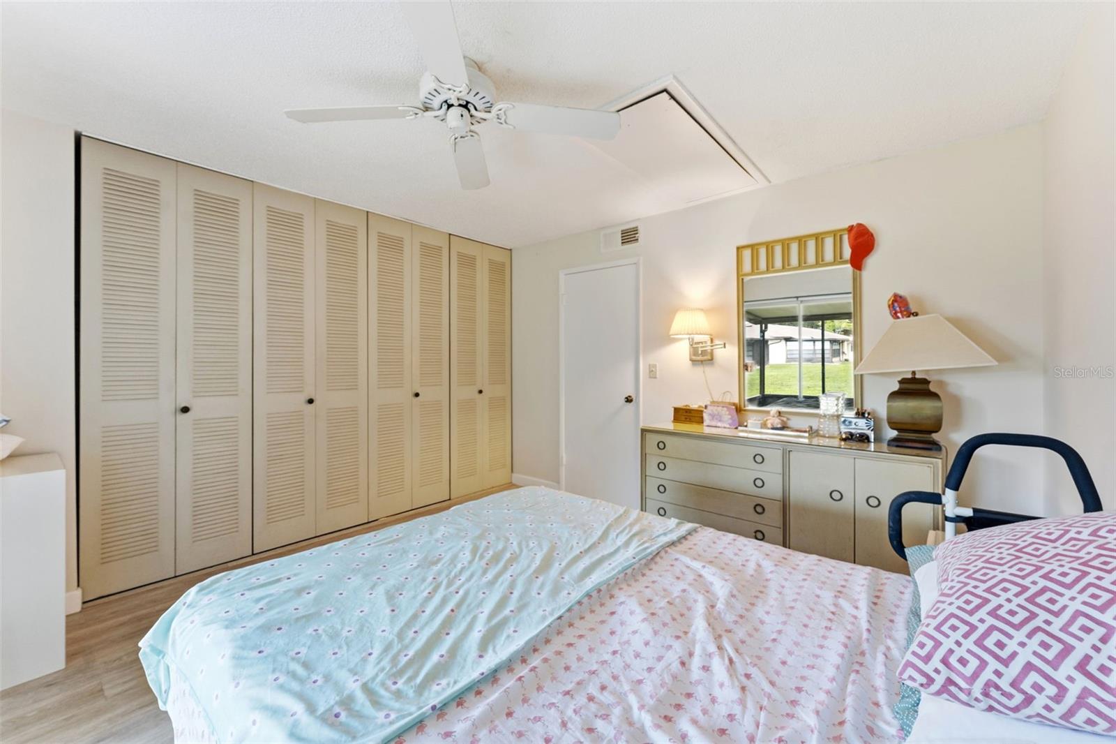 HILL CREST VILLAS - Residential