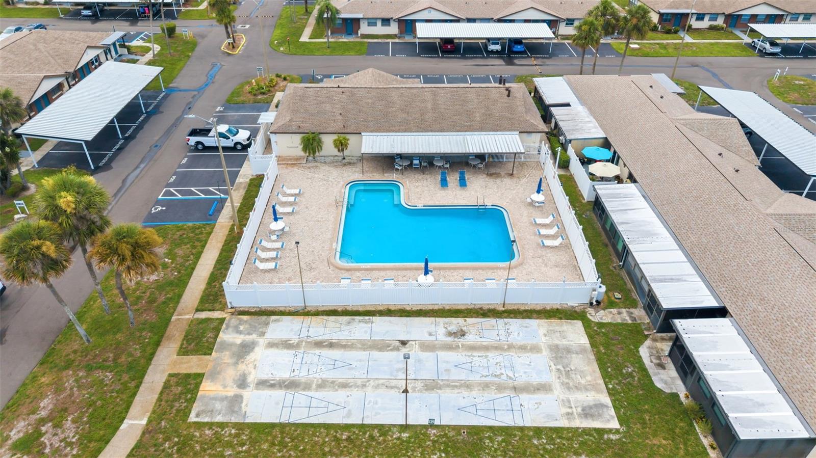HILL CREST VILLAS - Residential