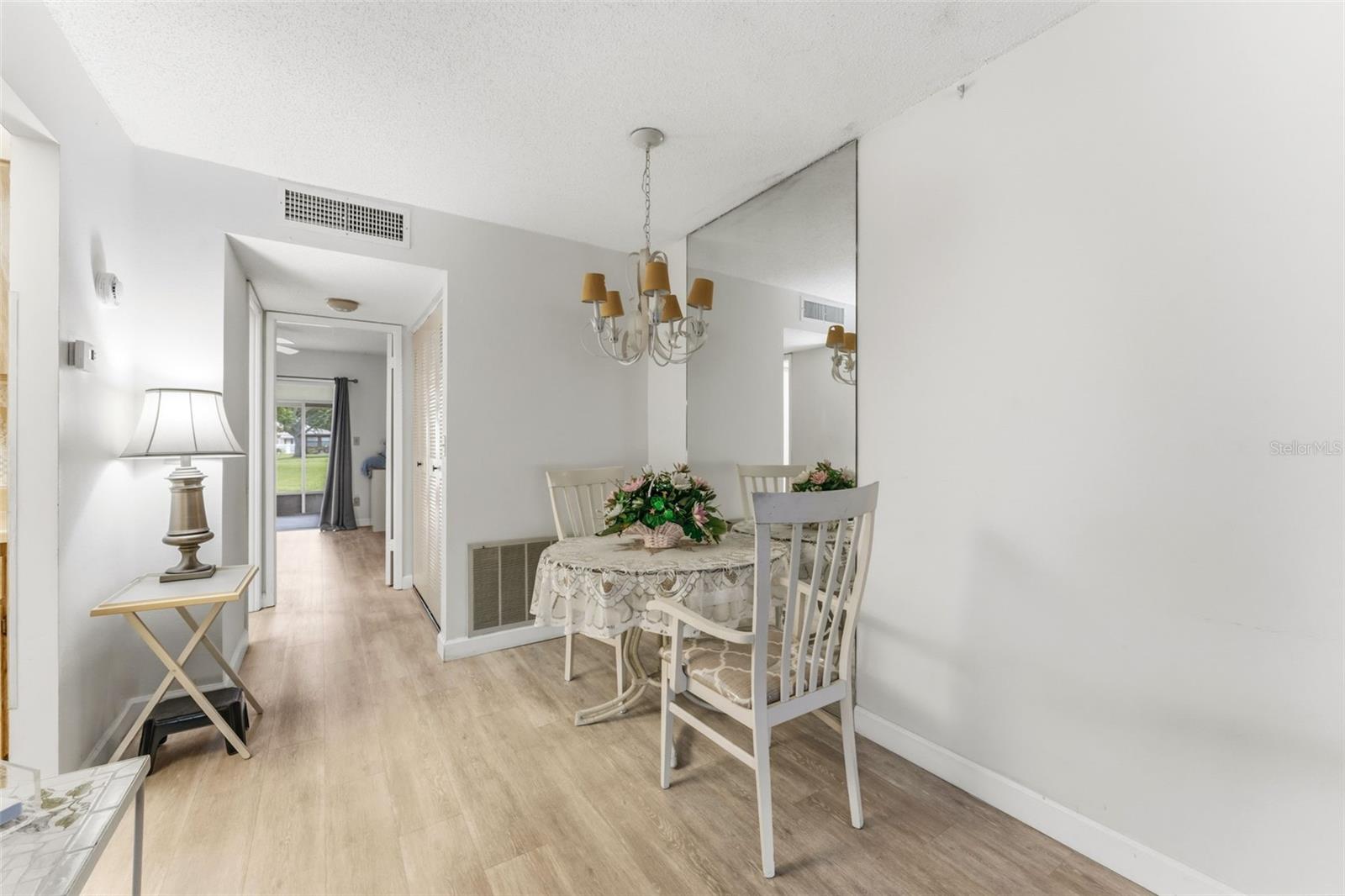 HILL CREST VILLAS - Residential