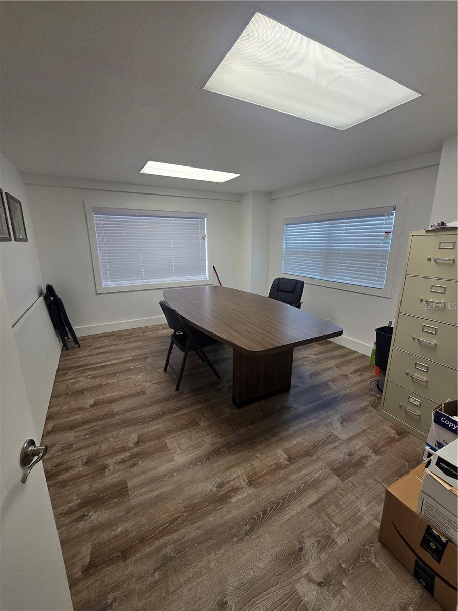 CENTRAL PARK - Commercial Sale
