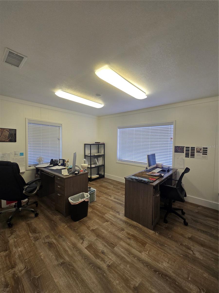 CENTRAL PARK - Commercial Sale