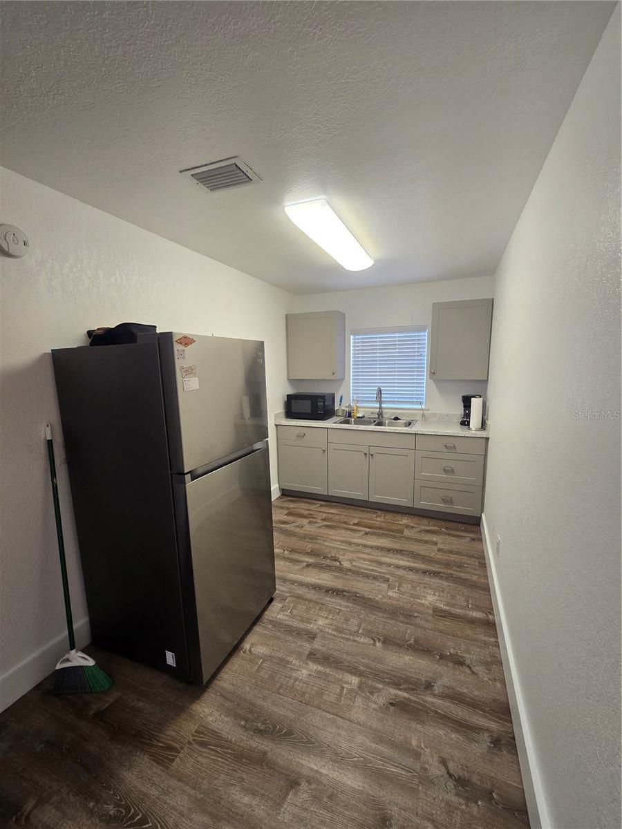 CENTRAL PARK - Commercial Sale