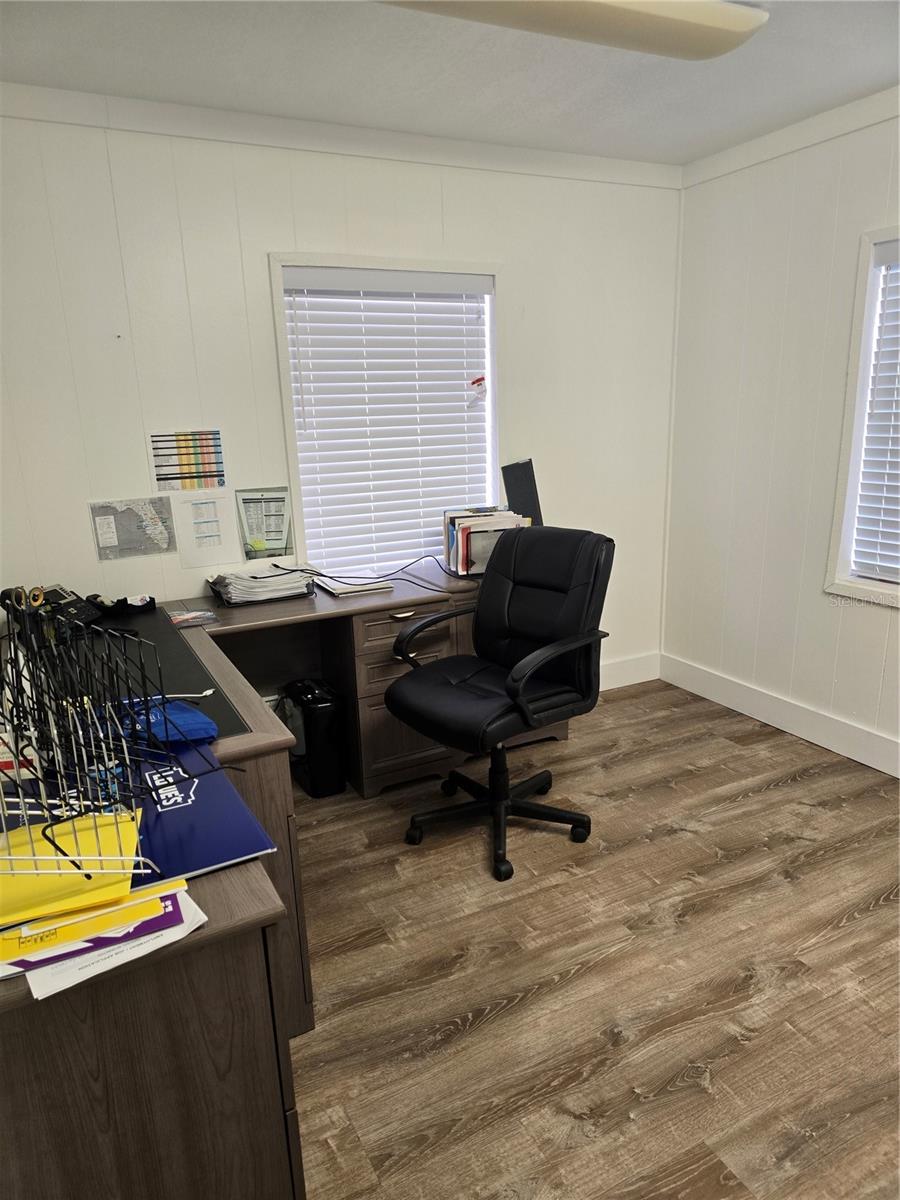 CENTRAL PARK - Commercial Sale