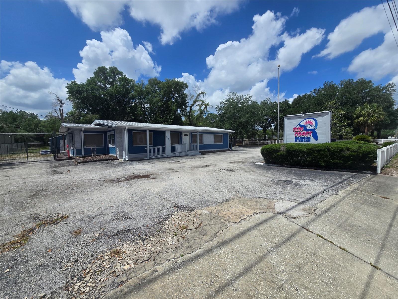 CENTRAL PARK - Commercial Sale