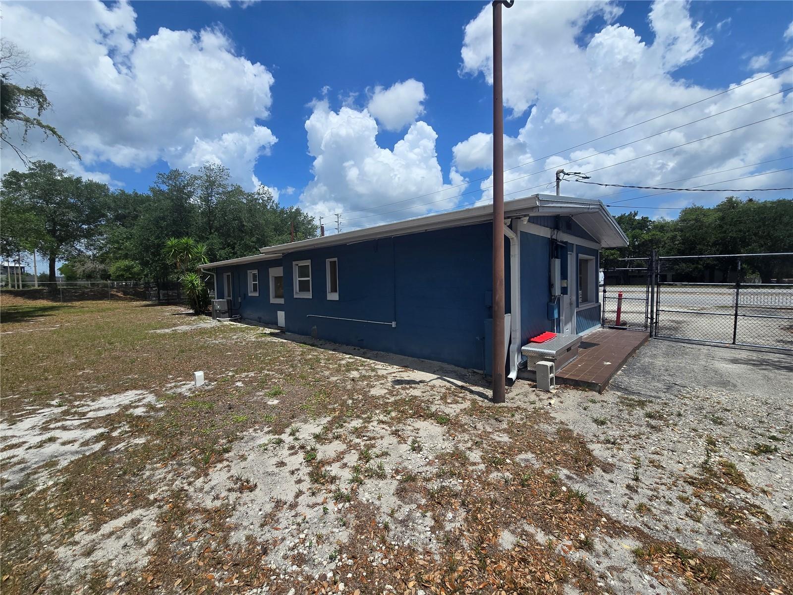 CENTRAL PARK - Commercial Sale