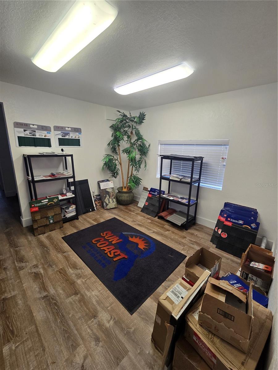 CENTRAL PARK - Commercial Sale