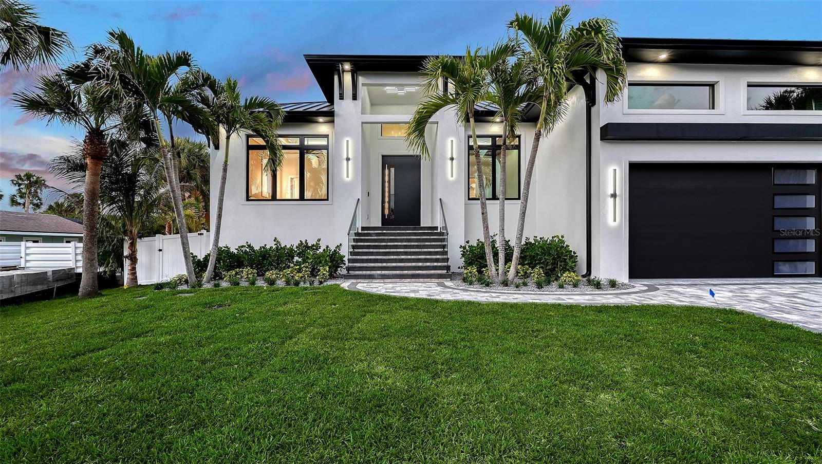 SARASOTA BEACH - Residential