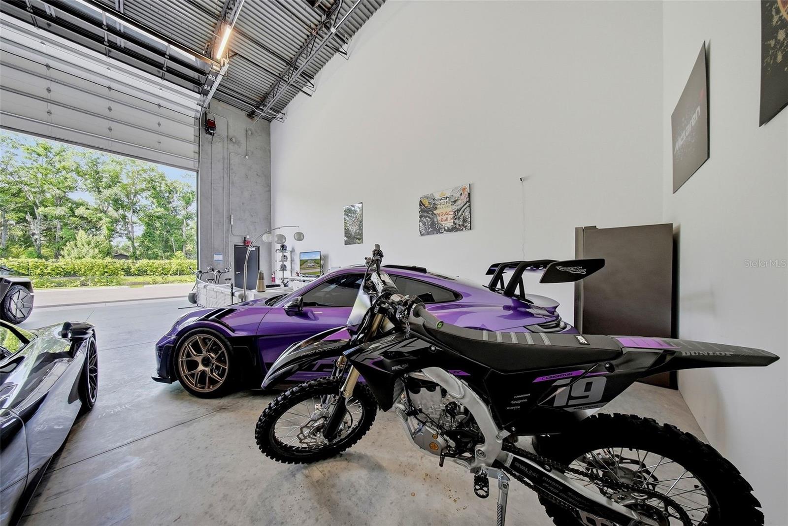 MOTOR ENCLAVE PH 1 - Commercial Sale