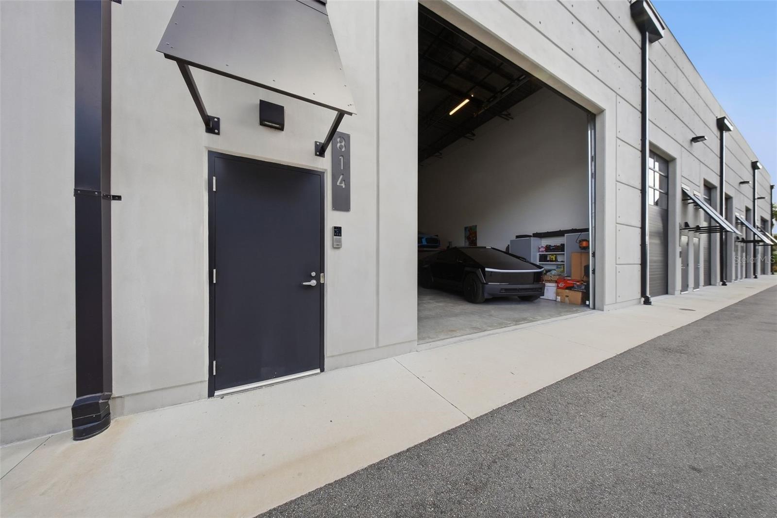 MOTOR ENCLAVE PH 1 - Commercial Sale