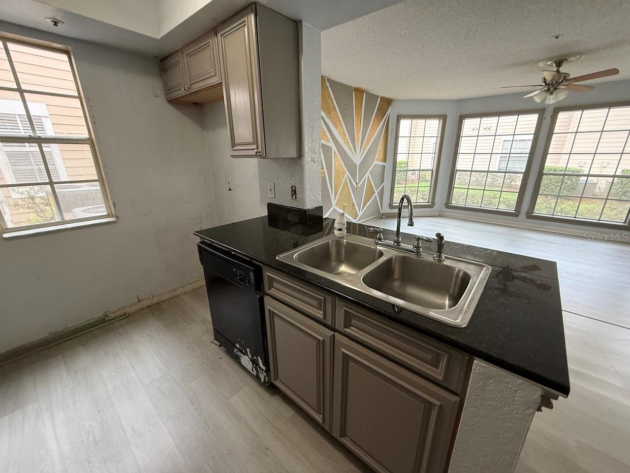 HIDDEN SPGS CONDO - Residential