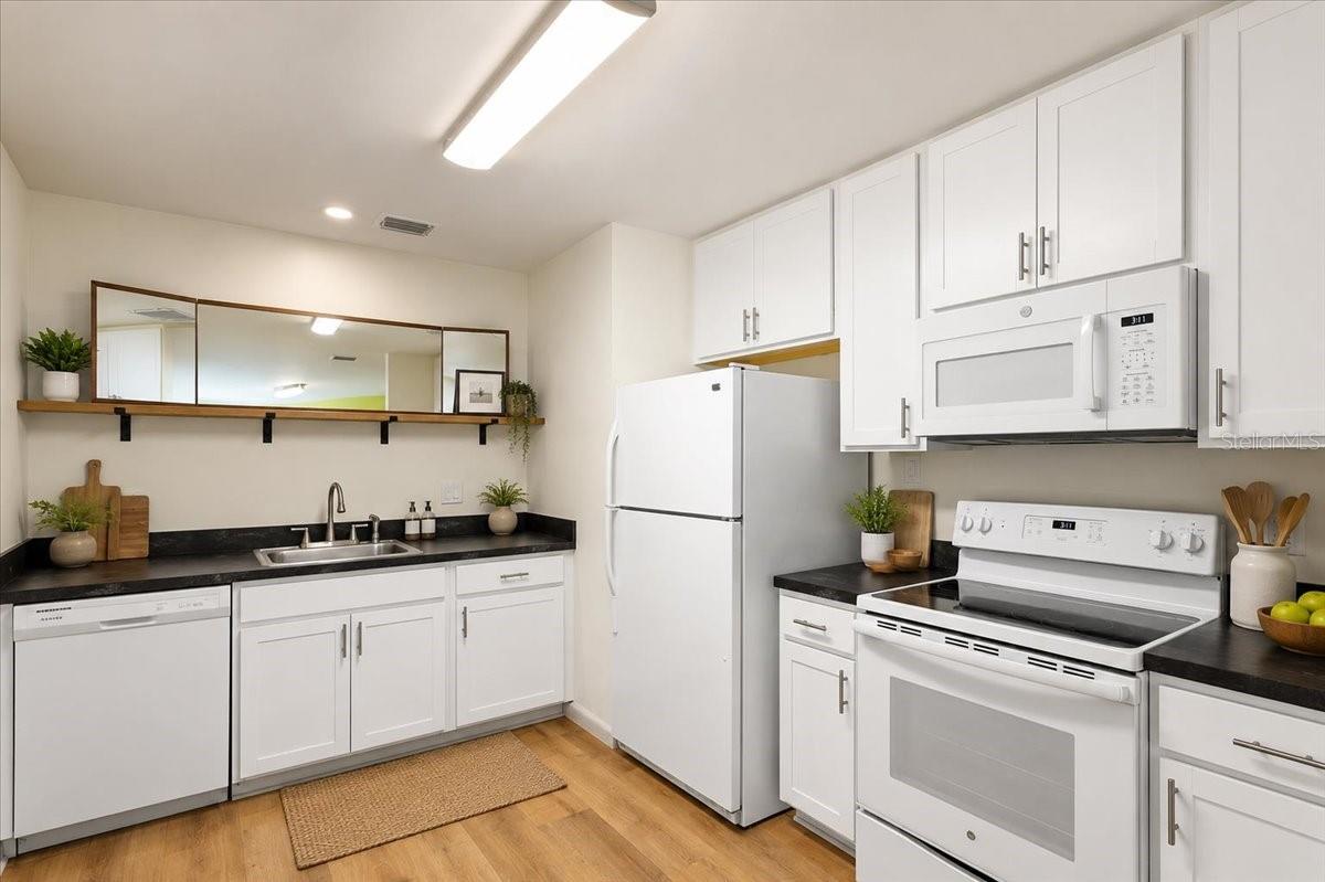 HIGHLAND COURT - Residential