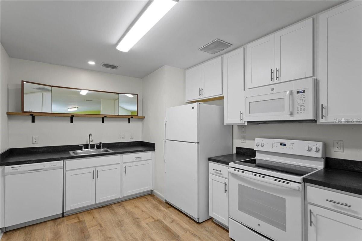 HIGHLAND COURT - Residential