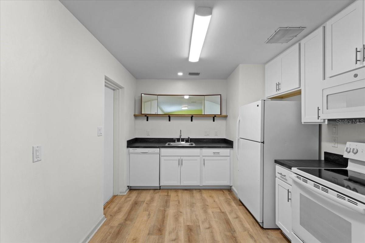 HIGHLAND COURT - Residential