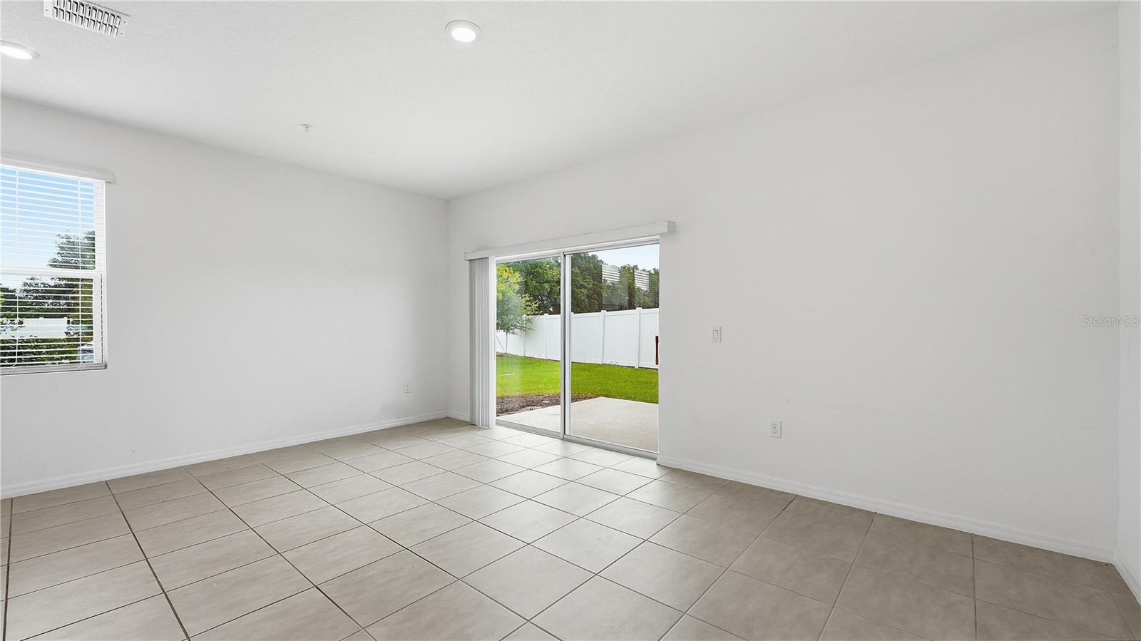 THE TOWNHOMES AT ANTHEM PARK - Residential