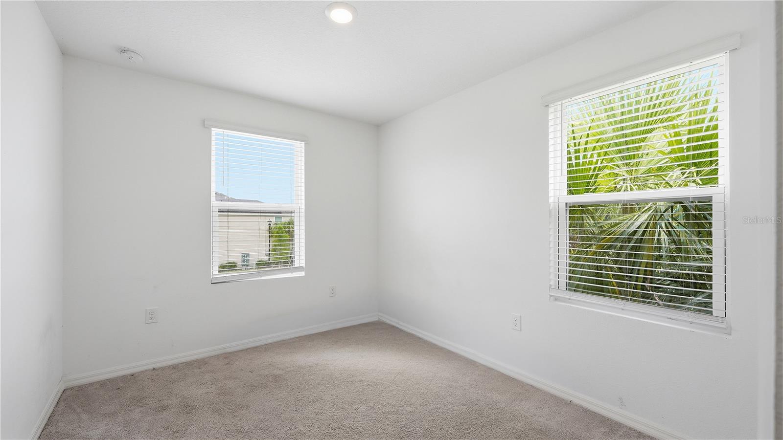 THE TOWNHOMES AT ANTHEM PARK - Residential