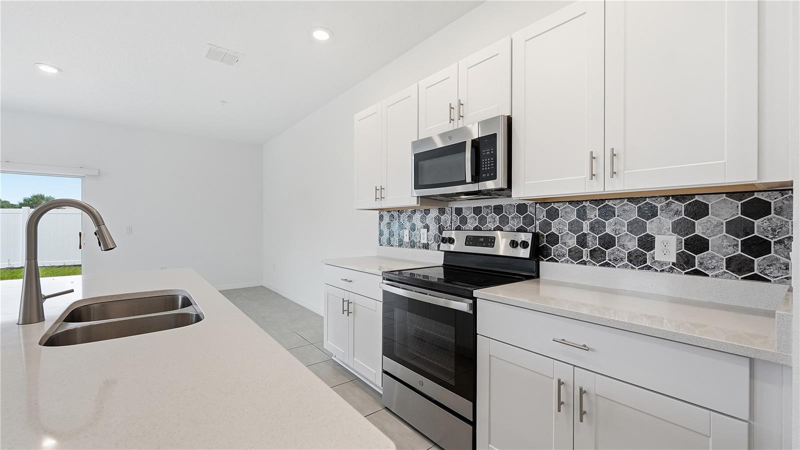 THE TOWNHOMES AT ANTHEM PARK - Residential