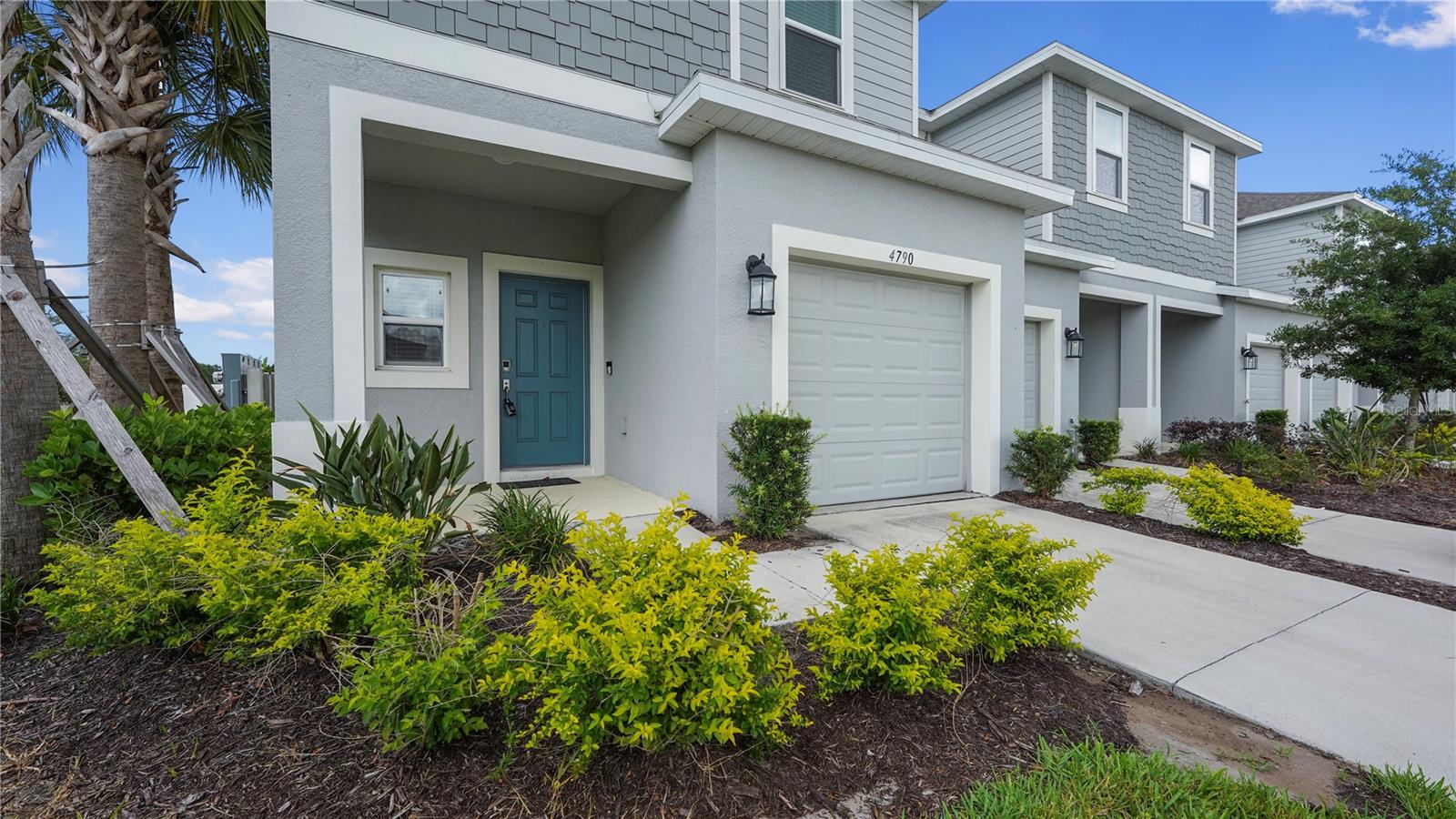 THE TOWNHOMES AT ANTHEM PARK - Residential