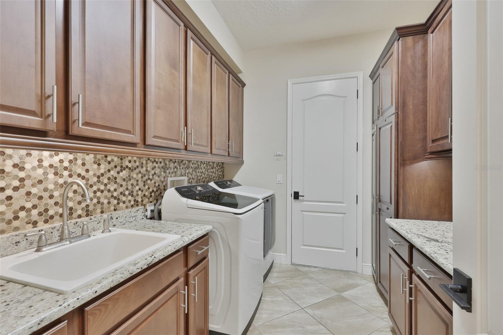 SEVEN OAKS - Residential