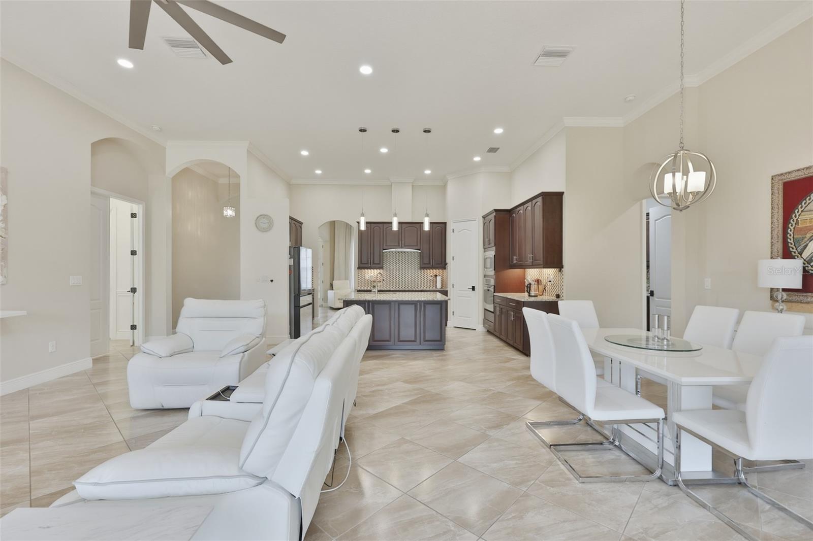 SEVEN OAKS - Residential