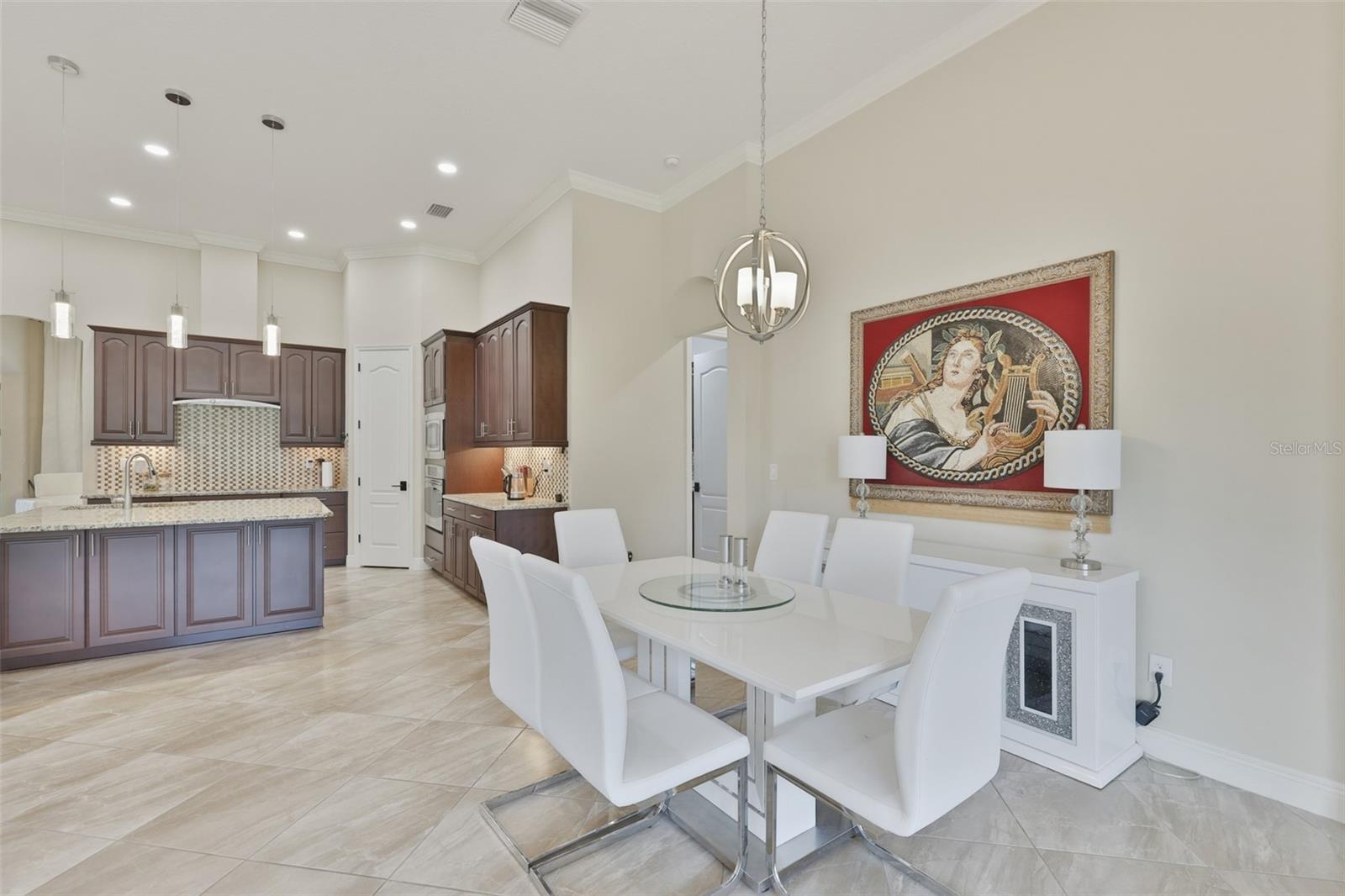 SEVEN OAKS - Residential