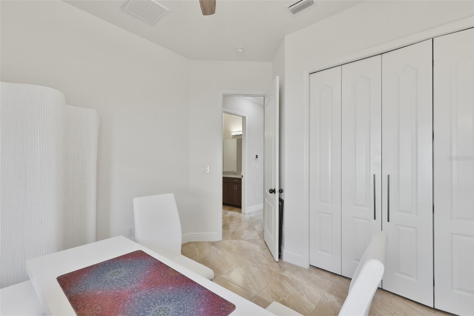 SEVEN OAKS - Residential