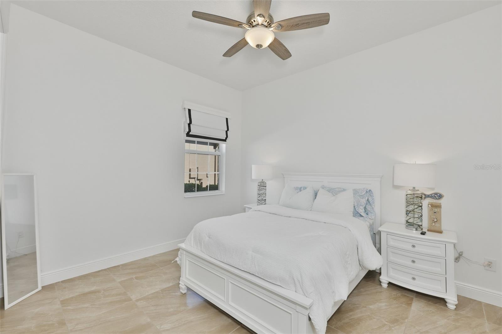 SEVEN OAKS - Residential