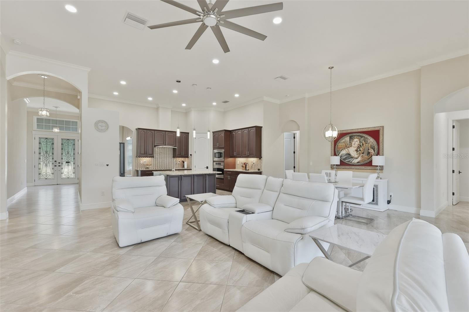 SEVEN OAKS - Residential