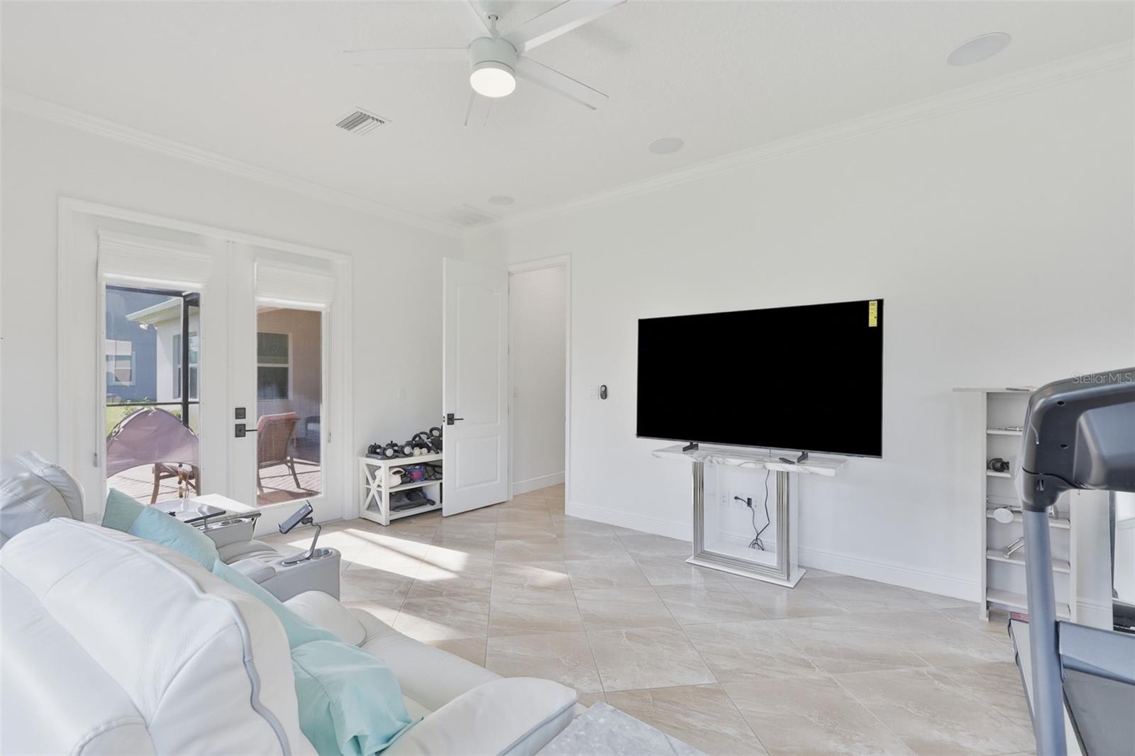 SEVEN OAKS - Residential