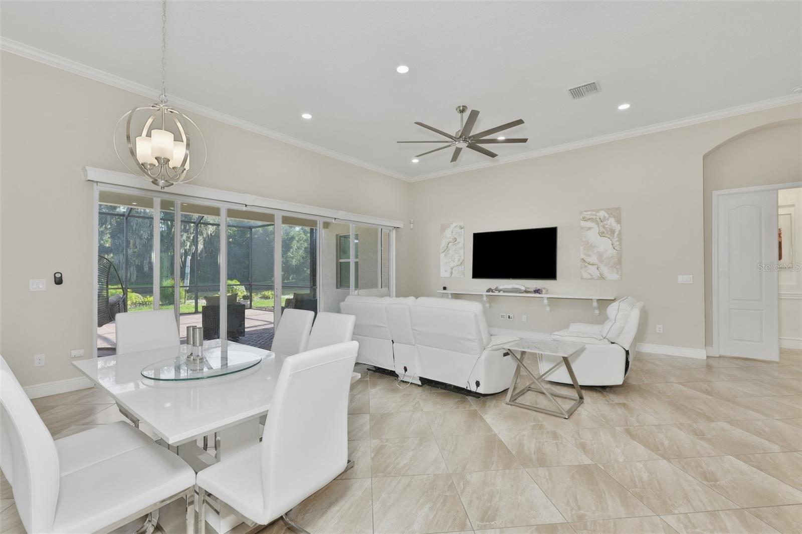 SEVEN OAKS - Residential
