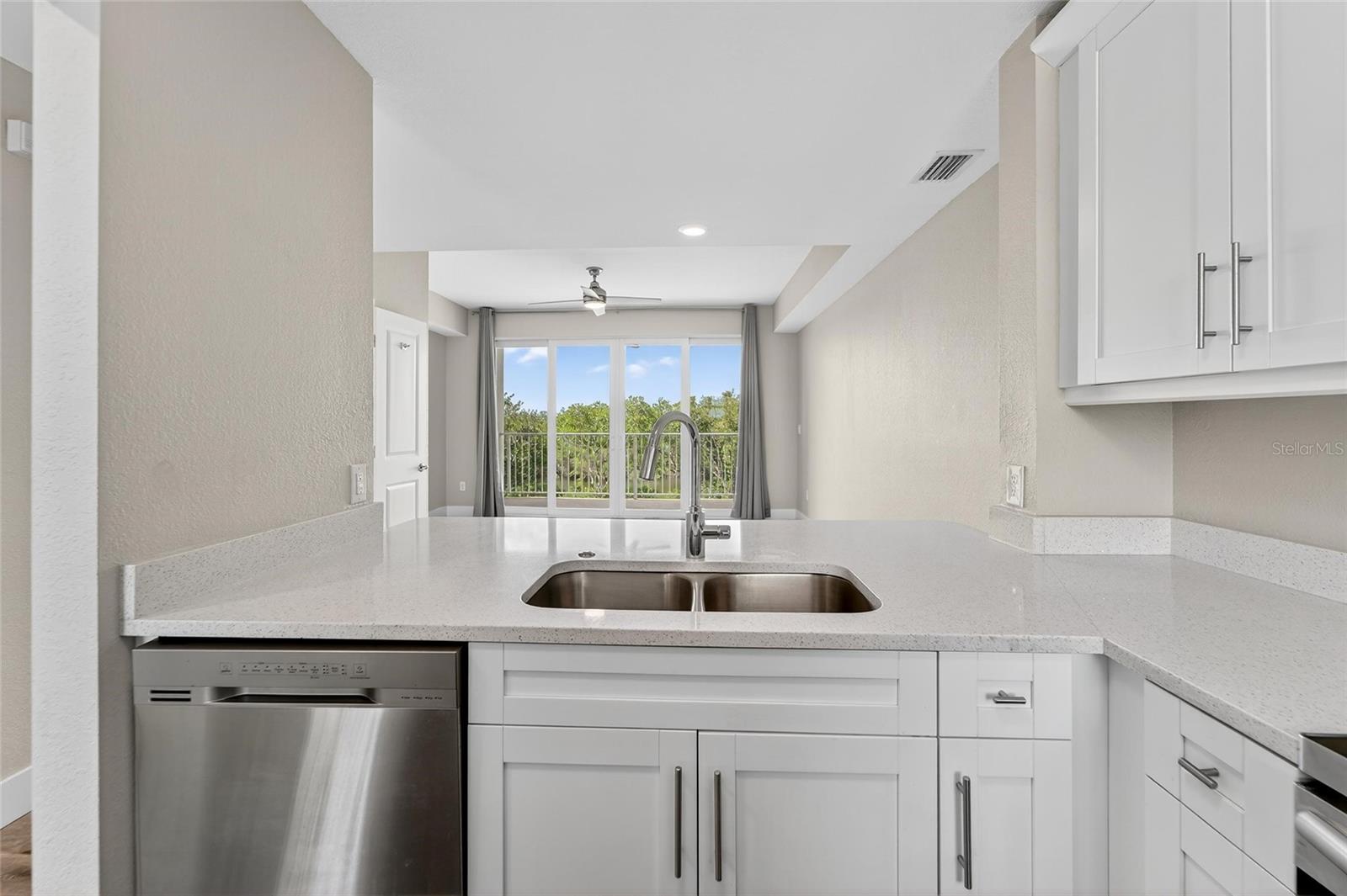 BAHIA BEACH TWNHMS PH 2 - Residential Lease