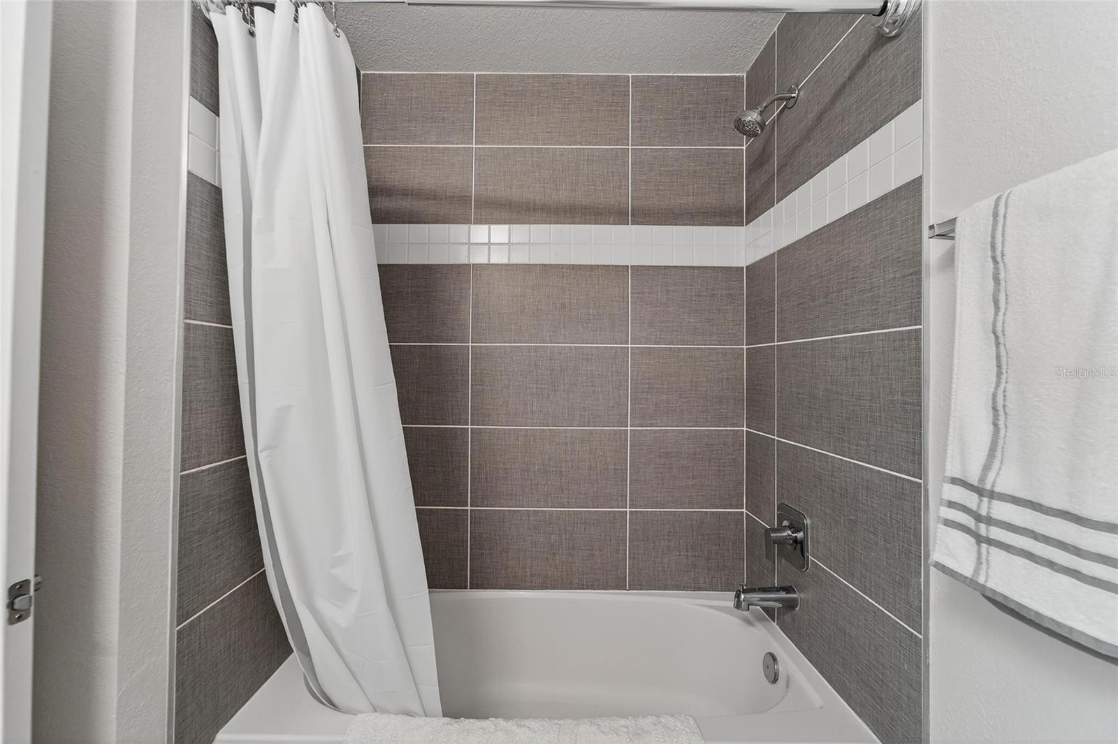BAHIA BEACH TWNHMS PH 2 - Residential Lease