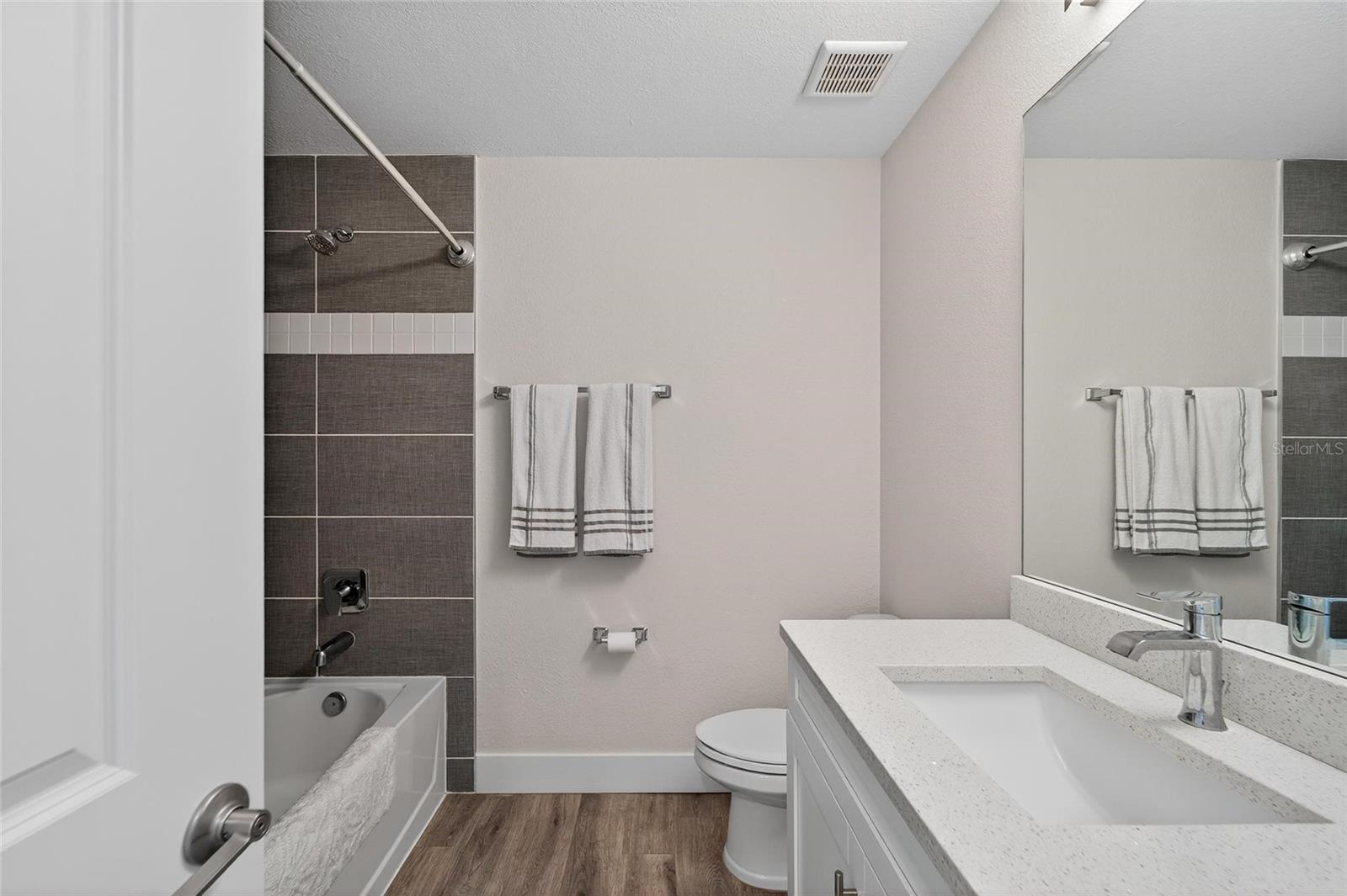 BAHIA BEACH TWNHMS PH 2 - Residential Lease