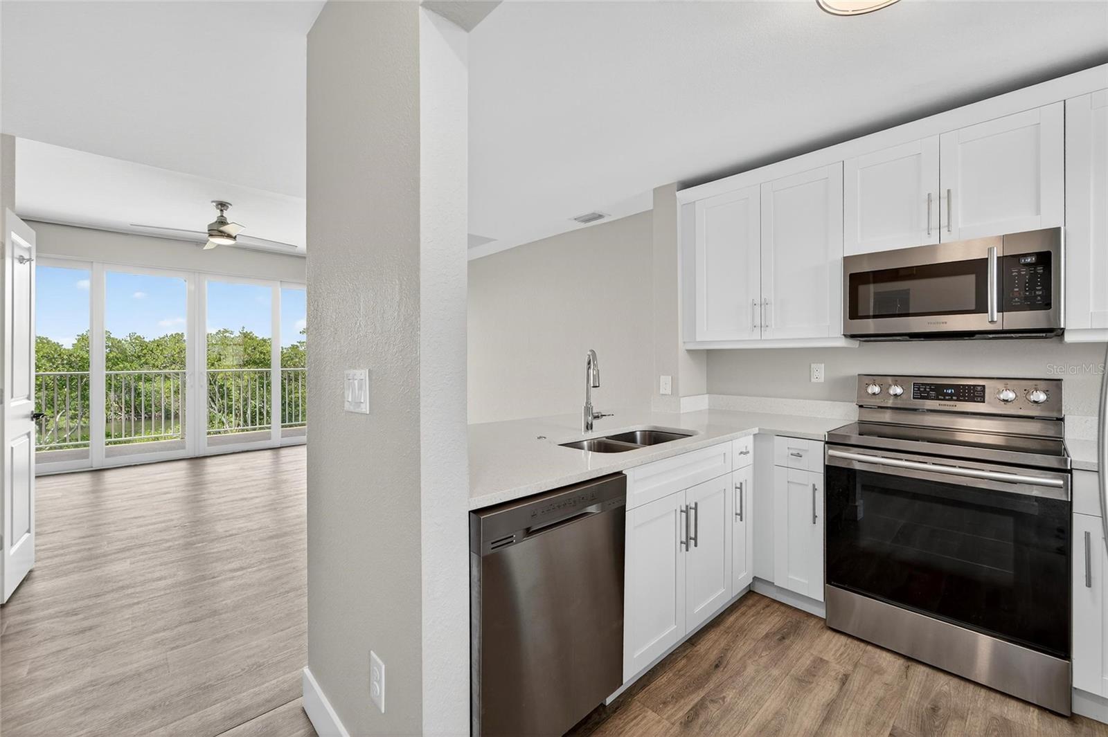 BAHIA BEACH TWNHMS PH 2 - Residential Lease