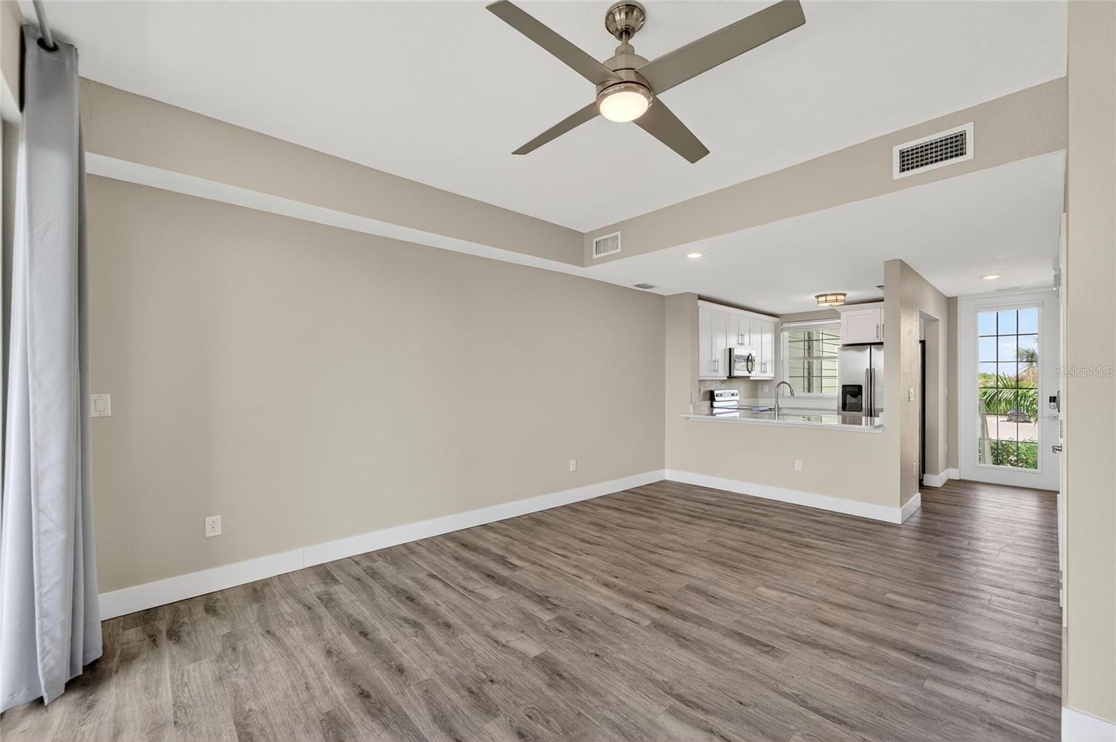 BAHIA BEACH TWNHMS PH 2 - Residential Lease