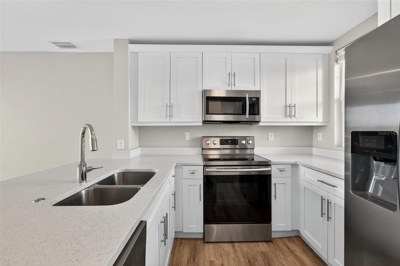 BAHIA BEACH TWNHMS PH 2 - Residential Lease