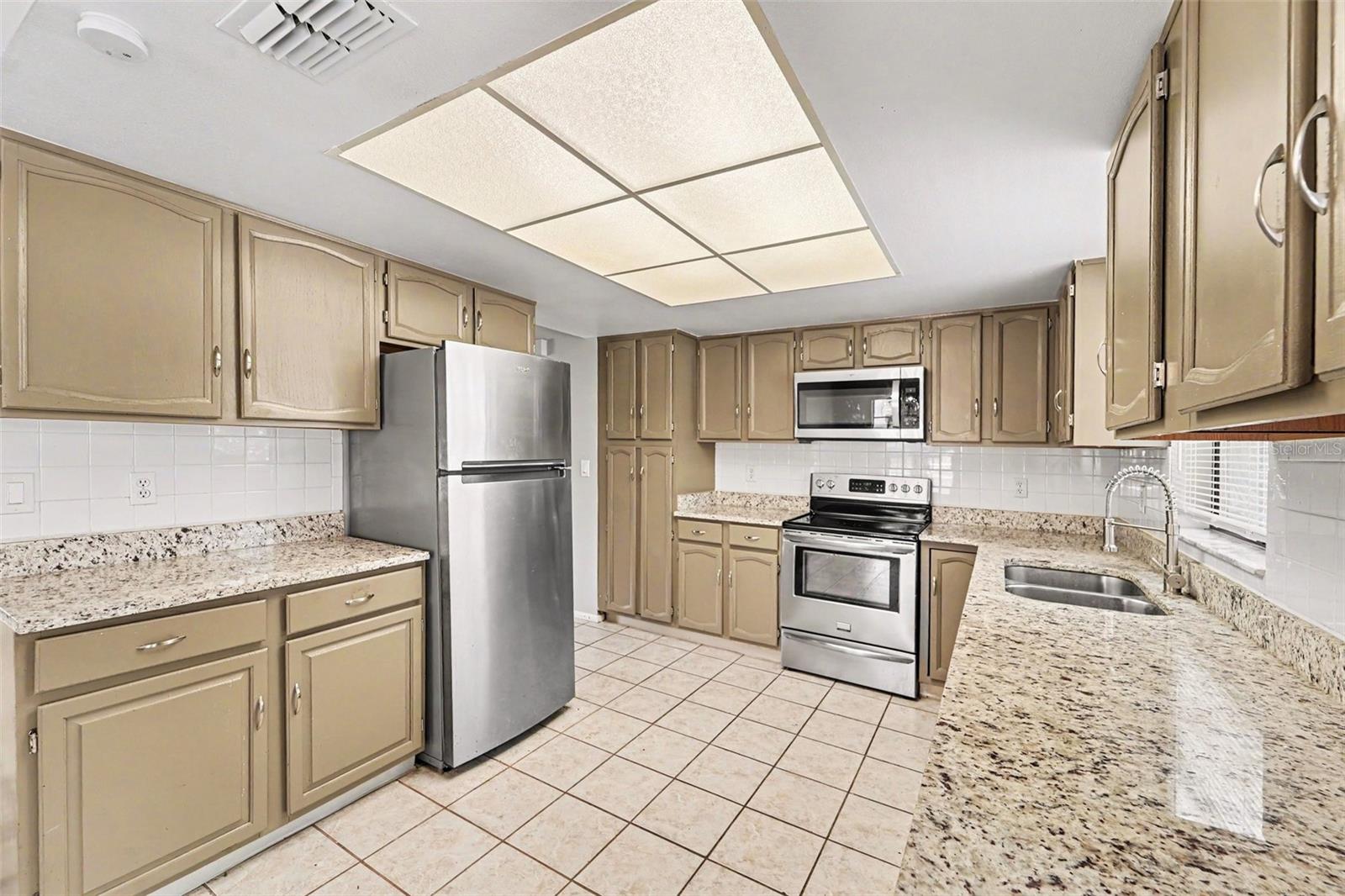 EMBASSY HILLS - Residential