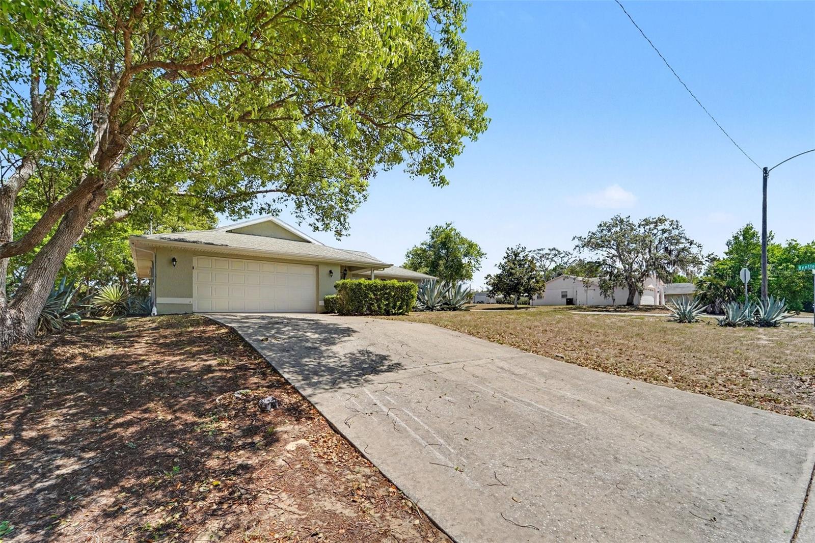 EMBASSY HILLS - Residential
