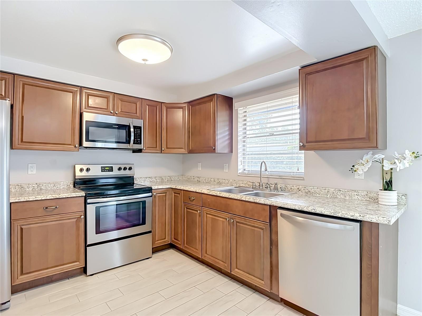 BRANDON VALRICO HILLS ESTATES SUB - Residential
