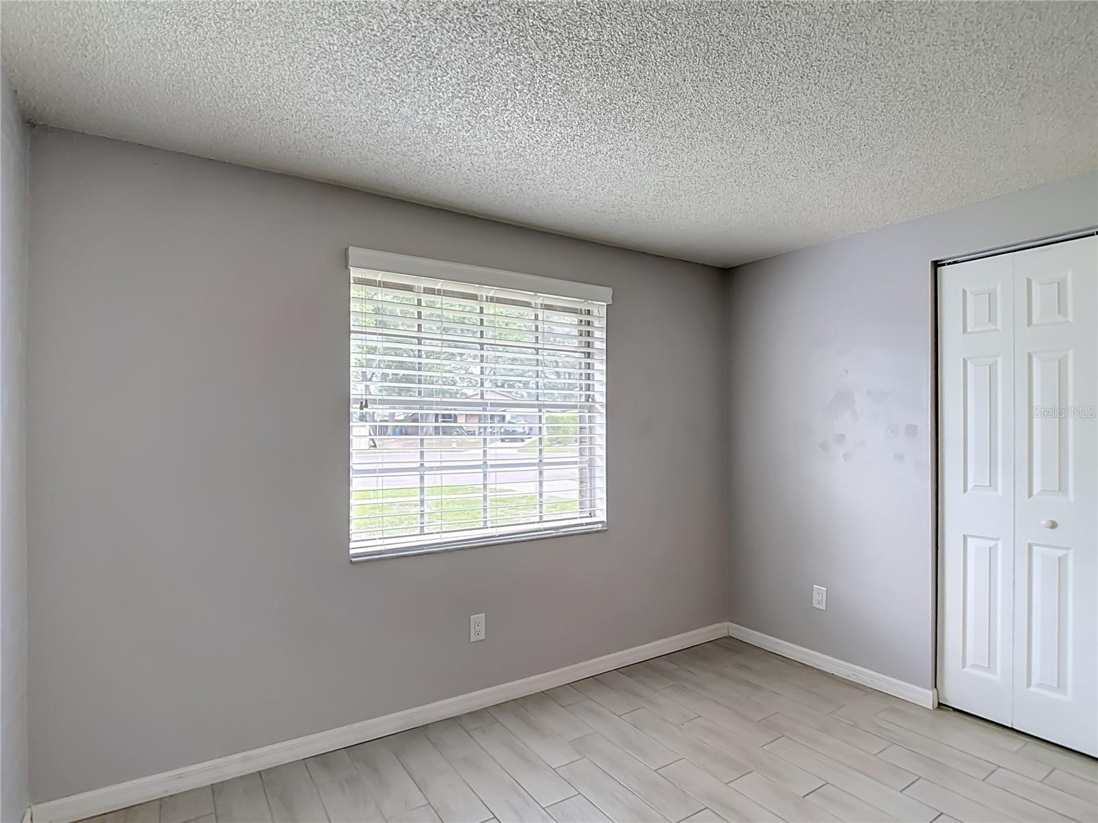 BRANDON VALRICO HILLS ESTATES SUB - Residential