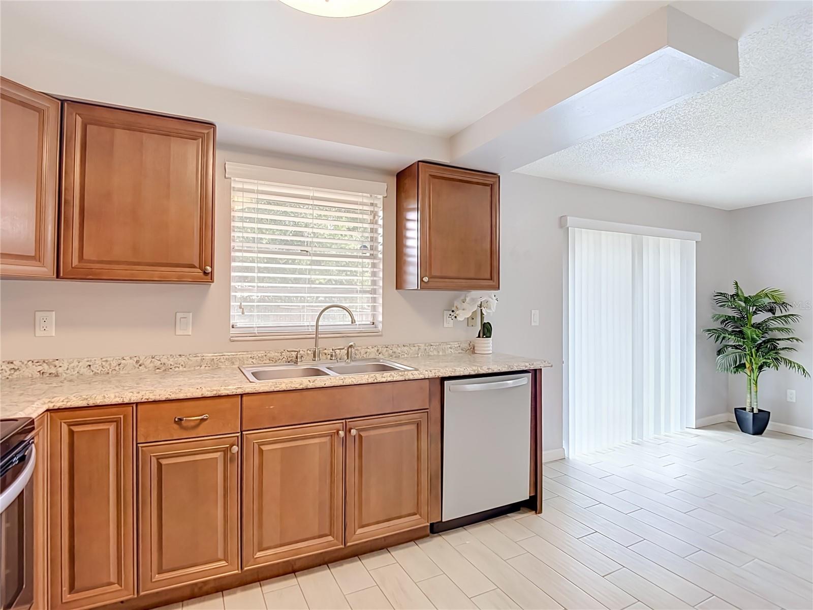 BRANDON VALRICO HILLS ESTATES SUB - Residential