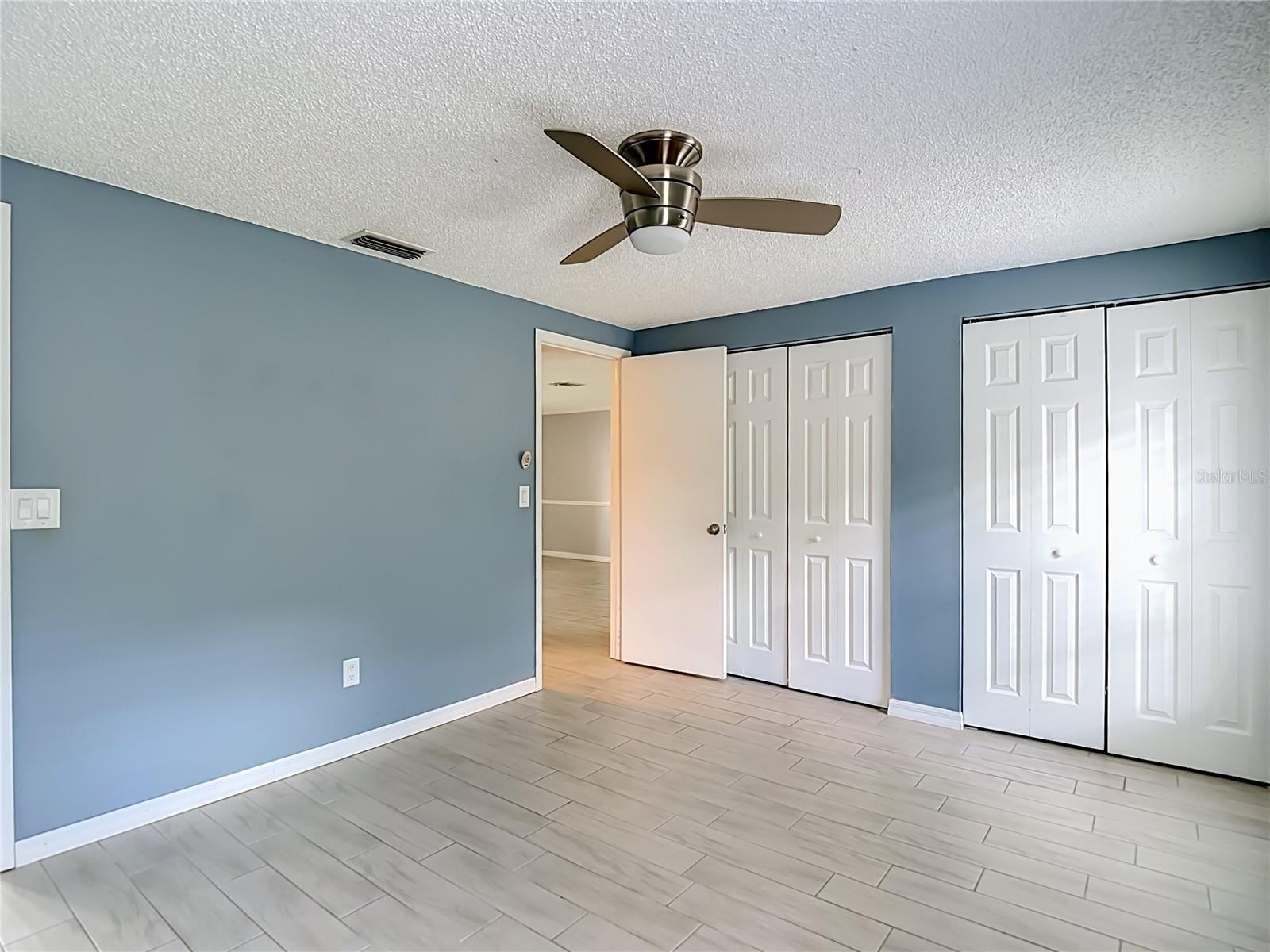BRANDON VALRICO HILLS ESTATES SUB - Residential