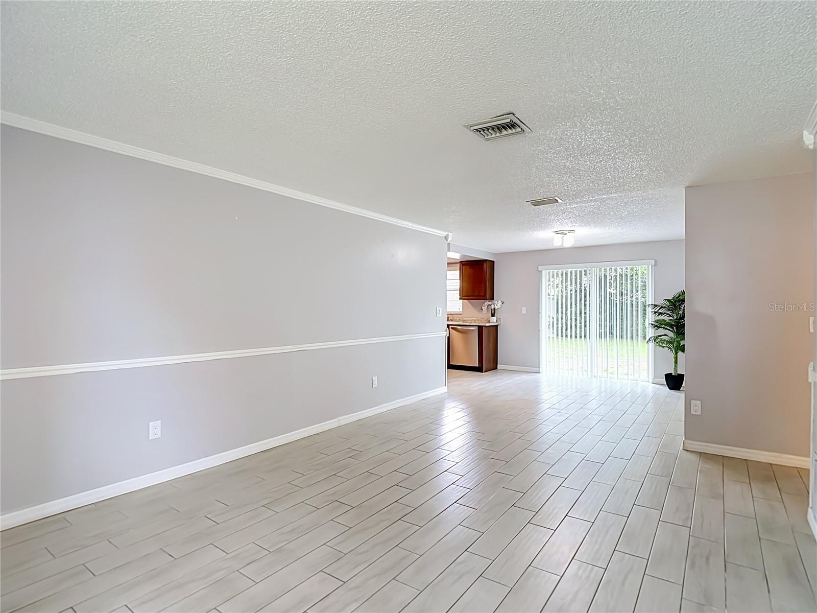 BRANDON VALRICO HILLS ESTATES SUB - Residential