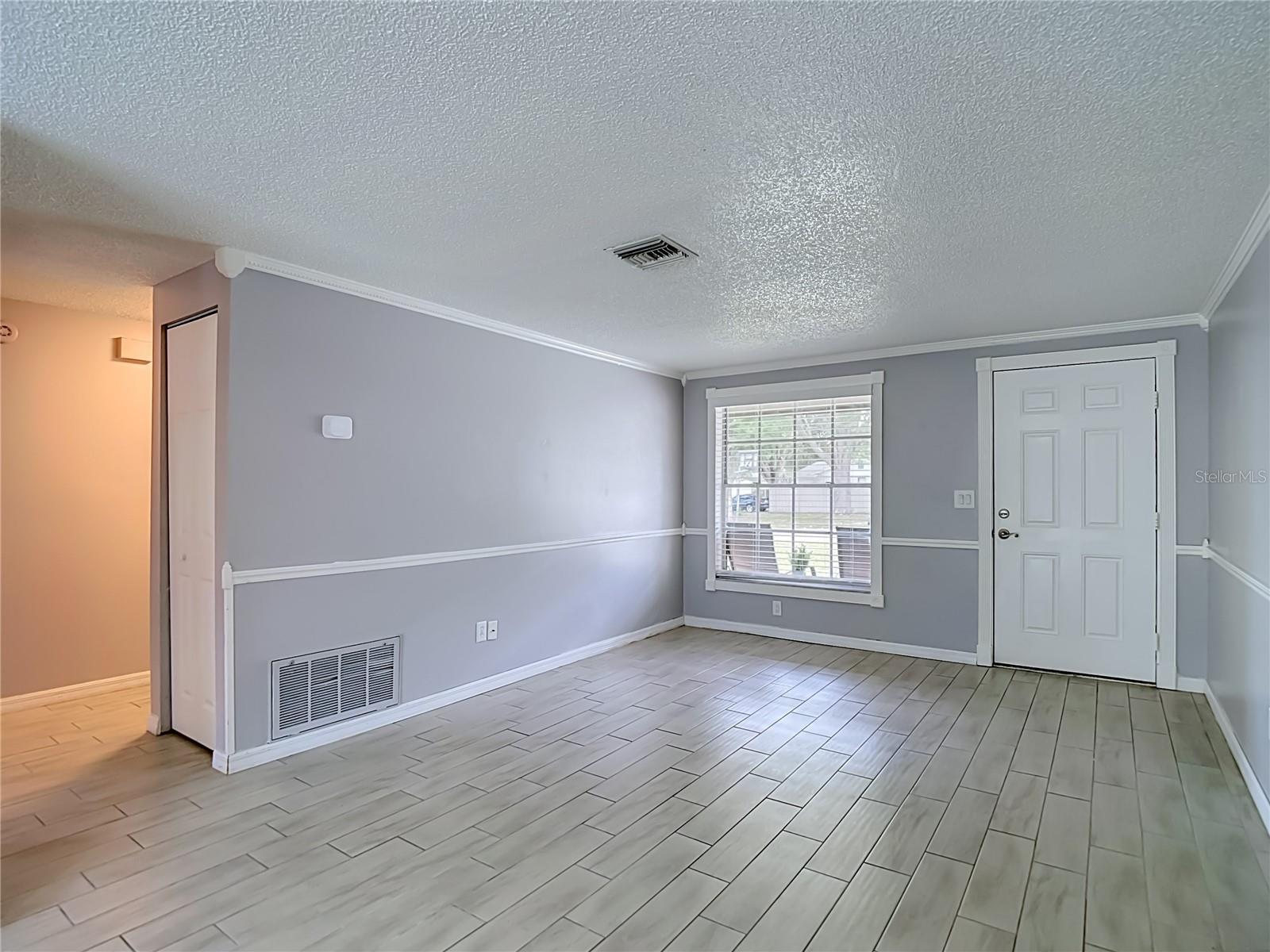 BRANDON VALRICO HILLS ESTATES SUB - Residential