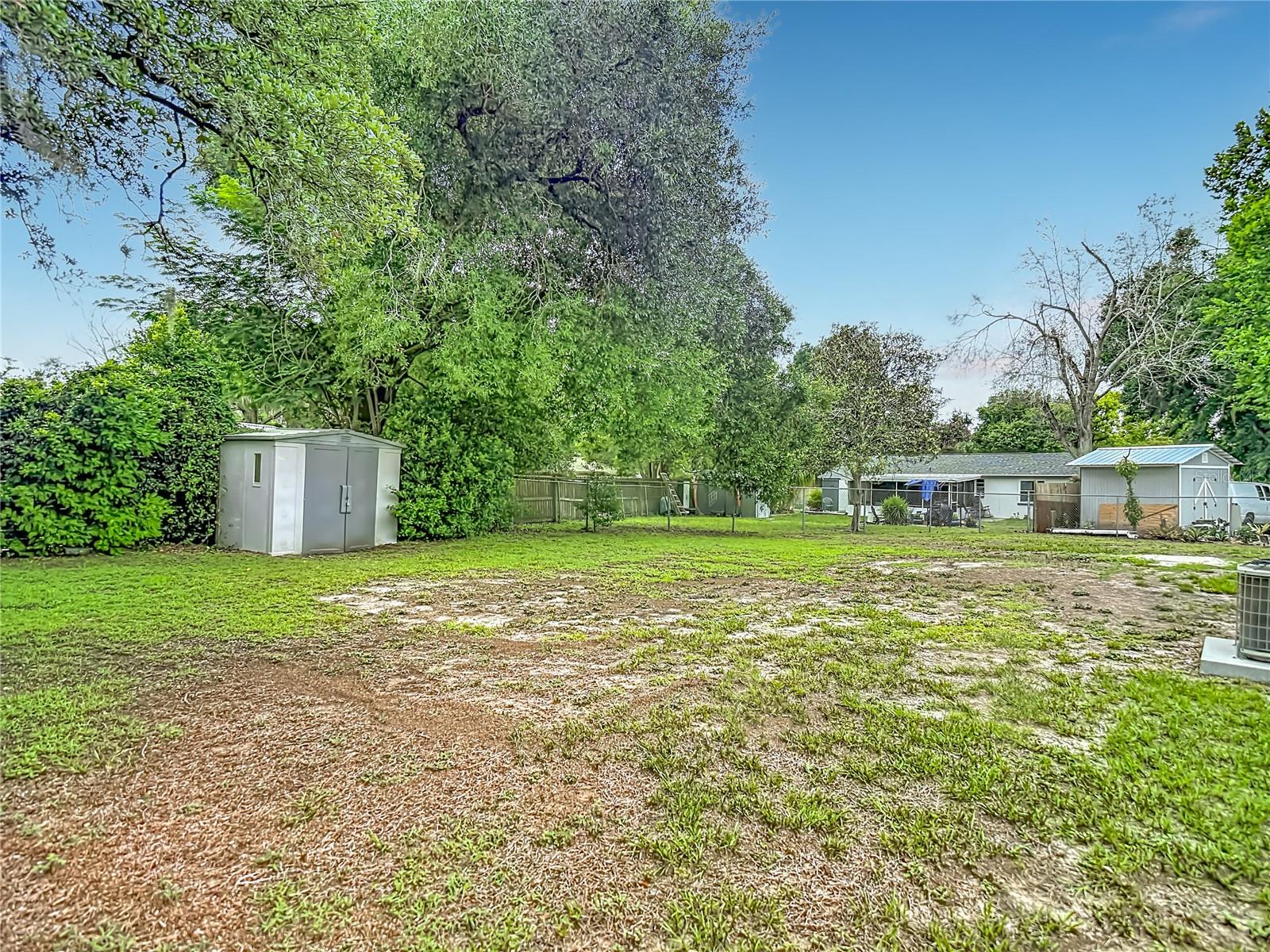BRANDON VALRICO HILLS ESTATES SUB - Residential
